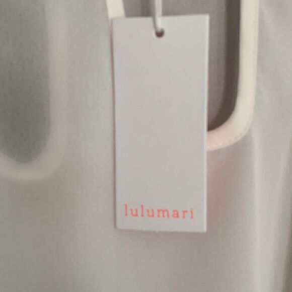 Lulumari Size Medium sleeveless top with beaded detail - Picture 4 of 8